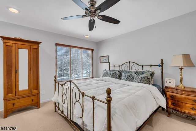 63 Cherrywood Dr, Franklin Twp., NJ 08873