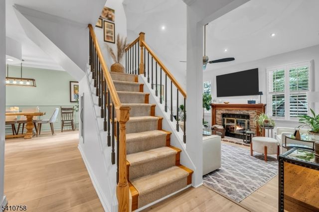 63 Cherrywood Dr, Franklin Twp., NJ 08873