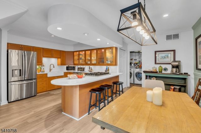 63 Cherrywood Dr, Franklin Twp., NJ 08873