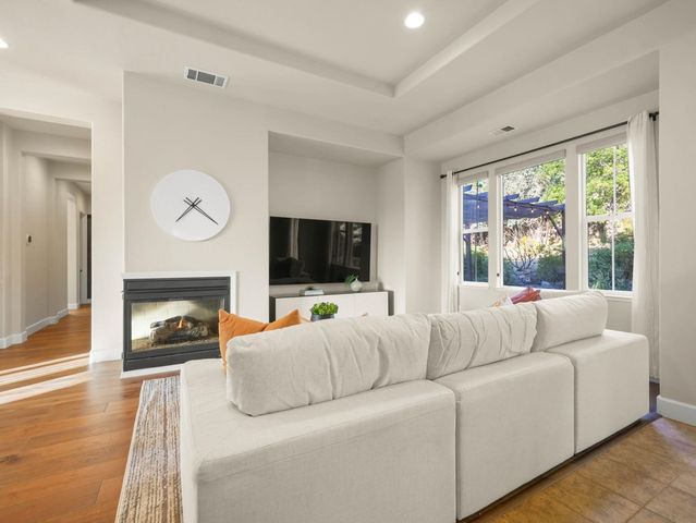 4040 Davenport Ln, Concord, CA 94518