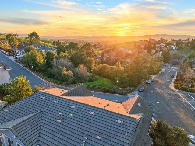 4040 Davenport Ln, Concord, CA 94518