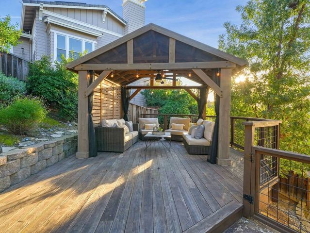 4040 Davenport Ln, Concord, CA 94518