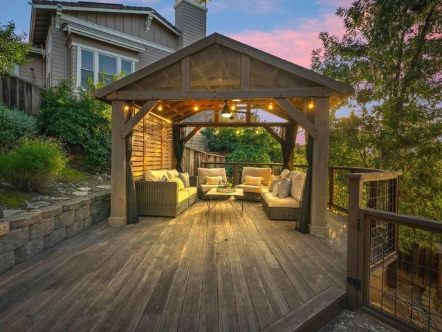 4040 Davenport Ln, Concord, CA 94518