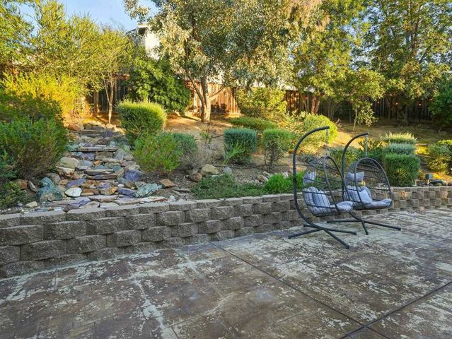 4040 Davenport Ln, Concord, CA 94518