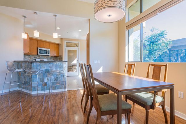 870 E Palm Canyon Drive 202, Palm Springs, CA 92264