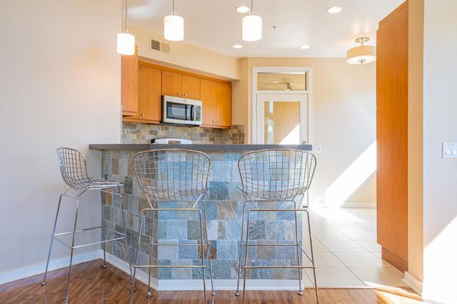 870 E Palm Canyon Drive 202, Palm Springs, CA 92264