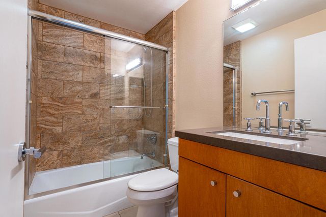 870 E Palm Canyon Drive 202, Palm Springs, CA 92264