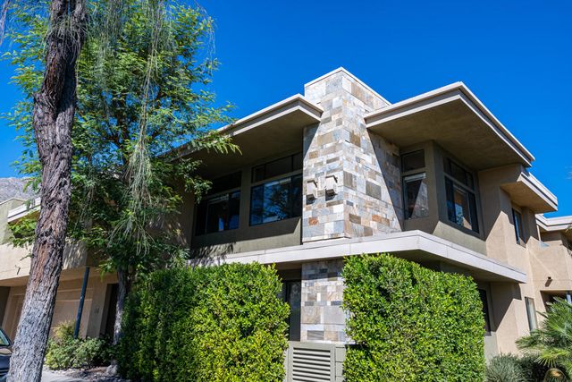 870 E Palm Canyon Drive 202, Palm Springs, CA 92264