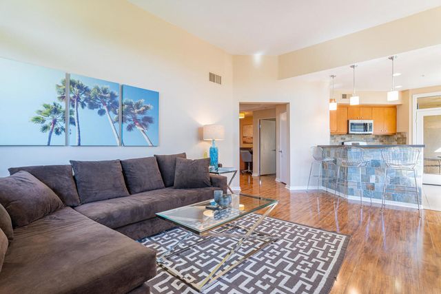 870 E Palm Canyon Drive 202, Palm Springs, CA 92264