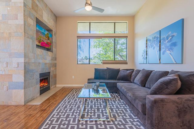 870 E Palm Canyon Drive 202, Palm Springs, CA 92264