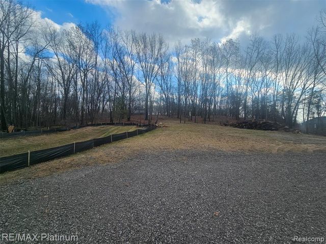 4253 Link Drive, Brighton, MI 48114