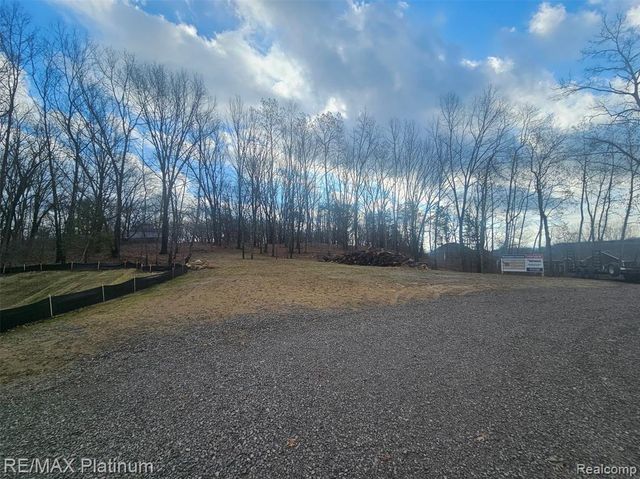 4253 Link Drive, Brighton, MI 48114
