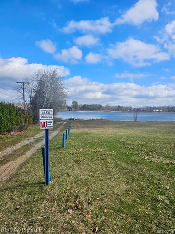 4253 Link Drive, Brighton, MI 48114