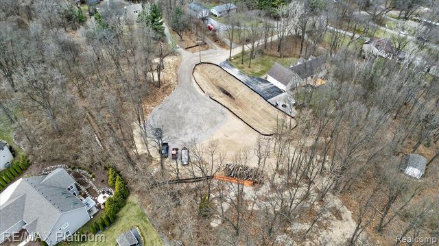 4253 Link Drive, Brighton, MI 48114