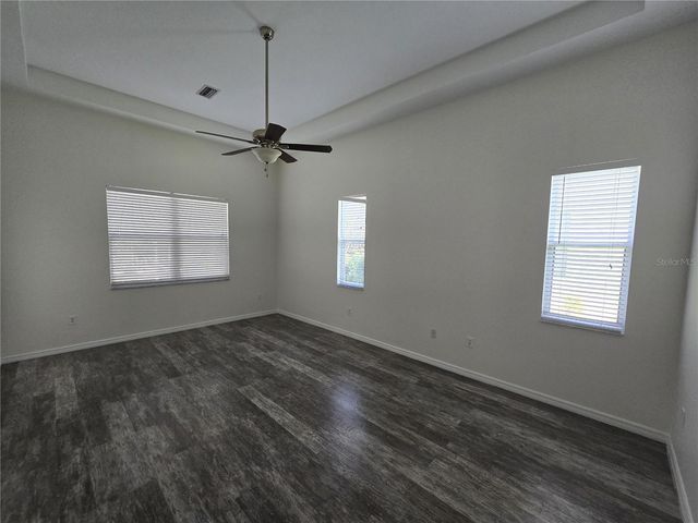 8427 SAILING LOOP, Lakewood Ranch, FL 34202
