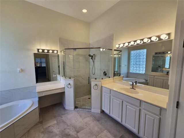 8427 SAILING LOOP, Lakewood Ranch, FL 34202