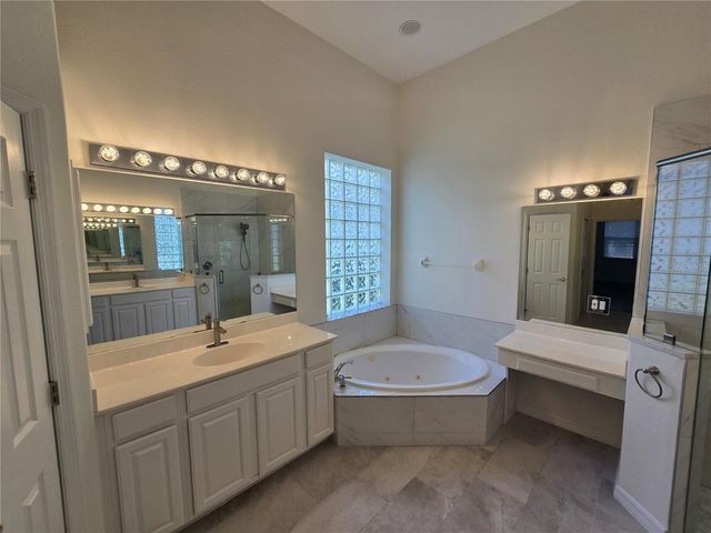 8427 SAILING LOOP, Lakewood Ranch, FL 34202