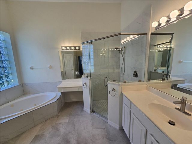 8427 SAILING LOOP, Lakewood Ranch, FL 34202