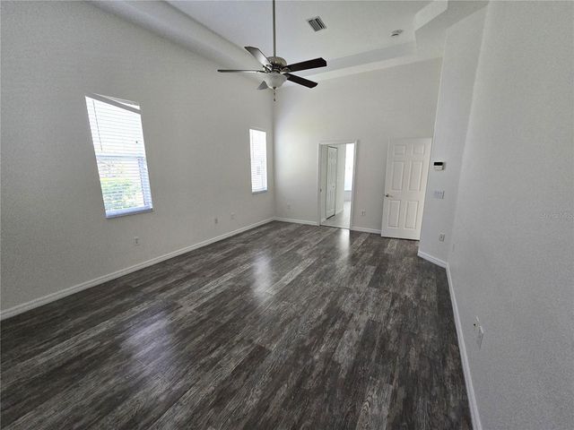 8427 SAILING LOOP, Lakewood Ranch, FL 34202