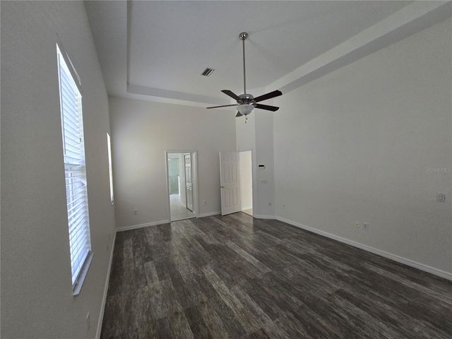 8427 SAILING LOOP, Lakewood Ranch, FL 34202