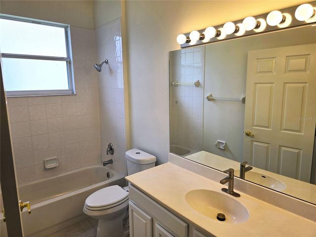 8427 SAILING LOOP, Lakewood Ranch, FL 34202
