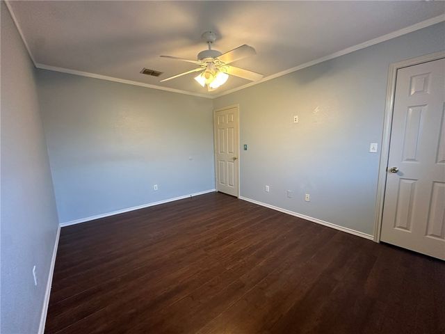 1002 La Mirada, Portland, TX 78374