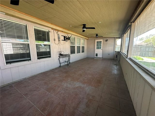 1002 La Mirada, Portland, TX 78374