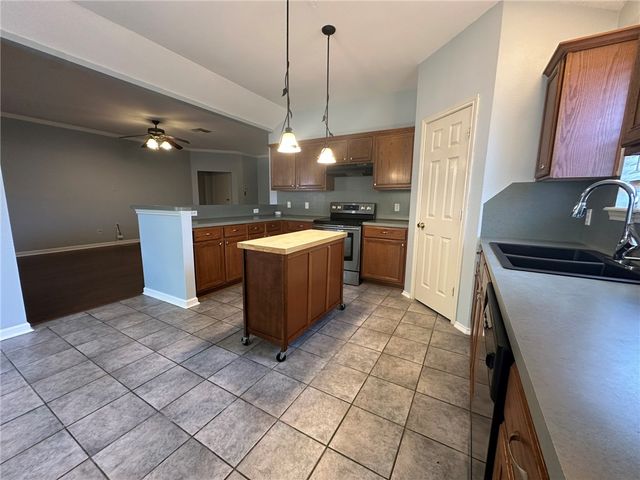 1002 La Mirada, Portland, TX 78374