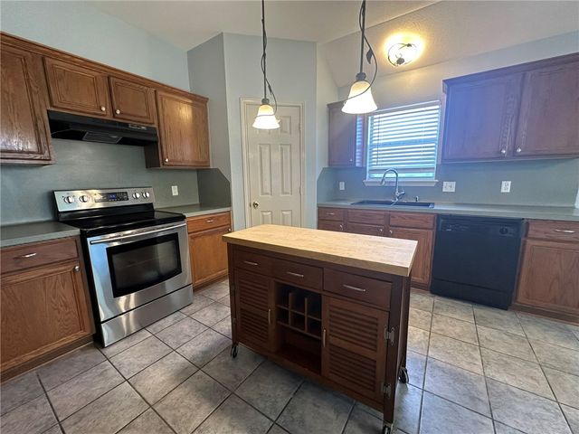 1002 La Mirada, Portland, TX 78374