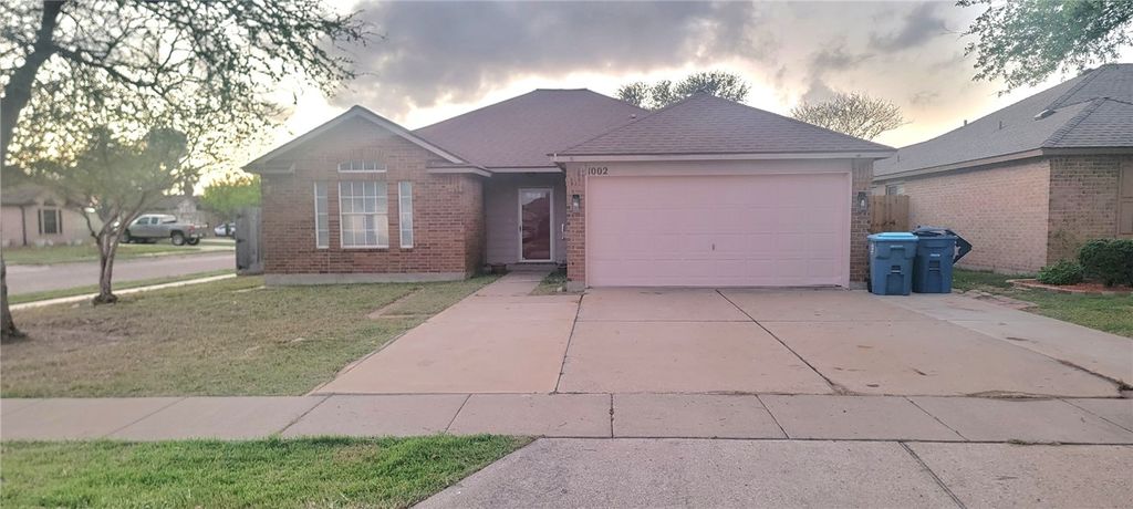 1002 La Mirada, Portland, TX 78374