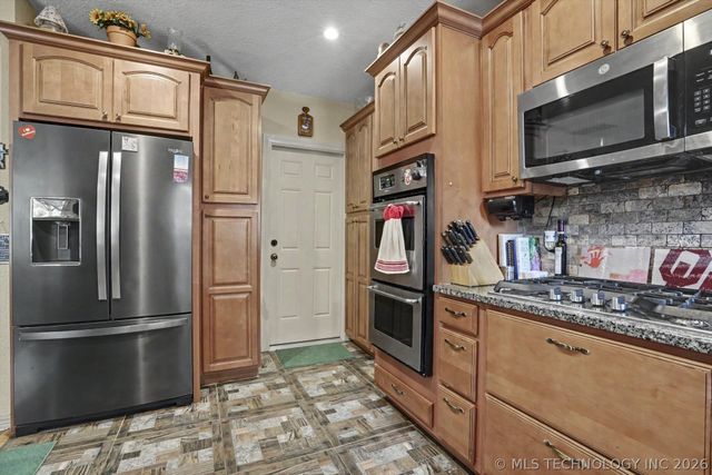 7233 S Gafford Avenue, Broken Arrow, OK 74014