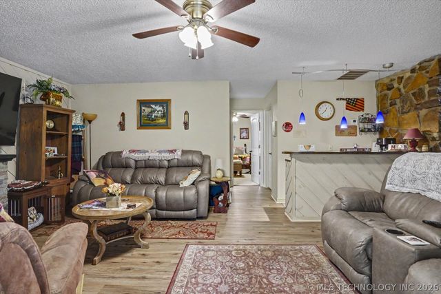 7233 S Gafford Avenue, Broken Arrow, OK 74014