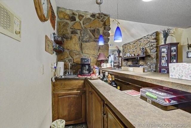 7233 S Gafford Avenue, Broken Arrow, OK 74014