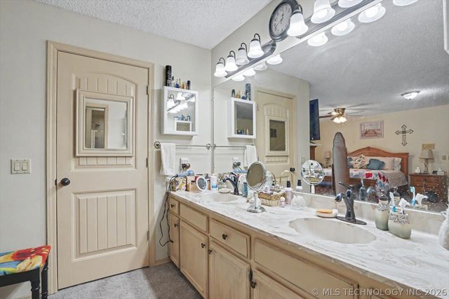 7233 S Gafford Avenue, Broken Arrow, OK 74014