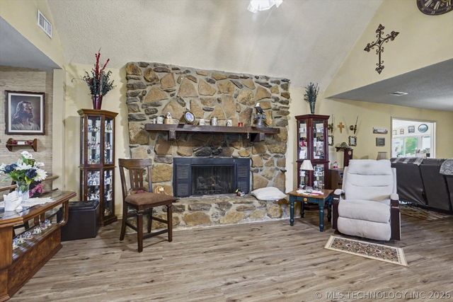 7233 S Gafford Avenue, Broken Arrow, OK 74014
