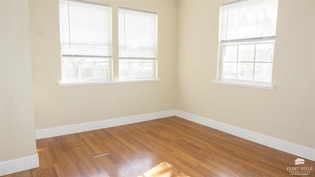 920 Crawford Street, Clay Center, KS 67432
