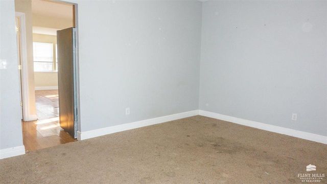 920 Crawford Street, Clay Center, KS 67432