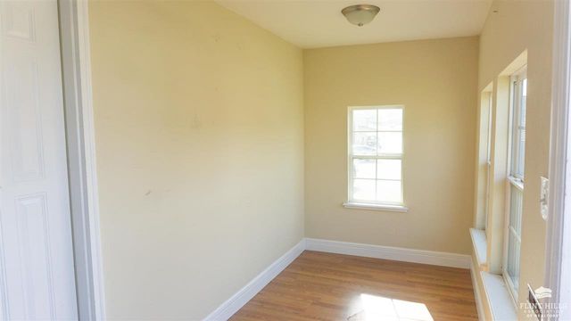 920 Crawford Street, Clay Center, KS 67432