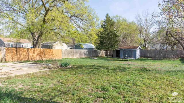 920 Crawford Street, Clay Center, KS 67432