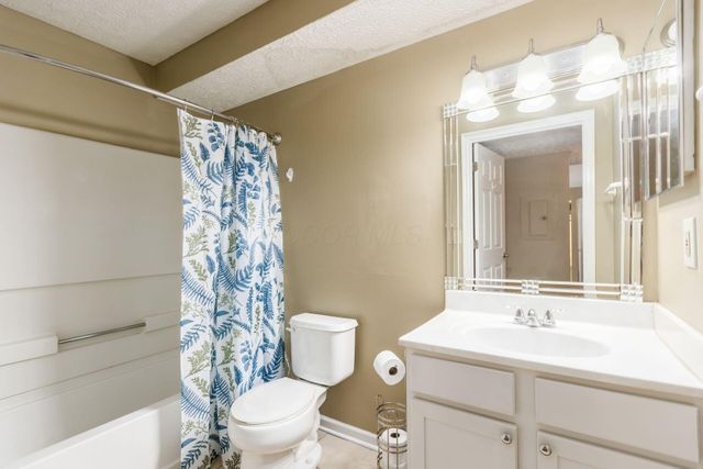 5617 Cedar, Columbus, OH 43228