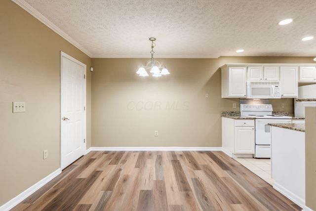 5617 Cedar, Columbus, OH 43228