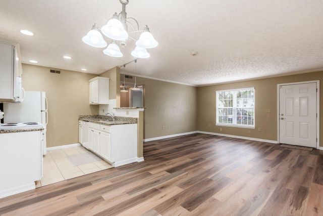 5617 Cedar, Columbus, OH 43228