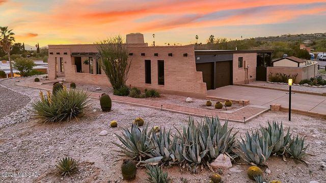 6555 E Cll De Amigos, Tucson, AZ 85750