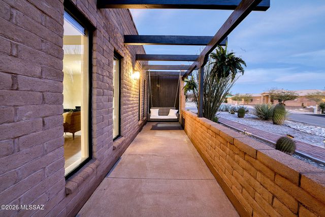 6555 E Cll De Amigos, Tucson, AZ 85750