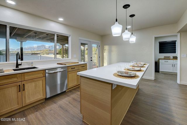 6555 E Cll De Amigos, Tucson, AZ 85750