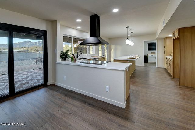 6555 E Cll De Amigos, Tucson, AZ 85750