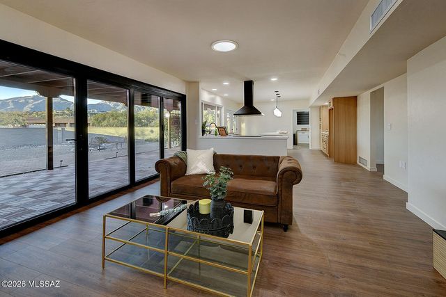 6555 E Cll De Amigos, Tucson, AZ 85750