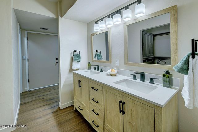 6555 E Cll De Amigos, Tucson, AZ 85750