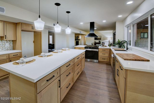 6555 E Cll De Amigos, Tucson, AZ 85750