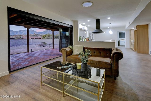 6555 E Cll De Amigos, Tucson, AZ 85750